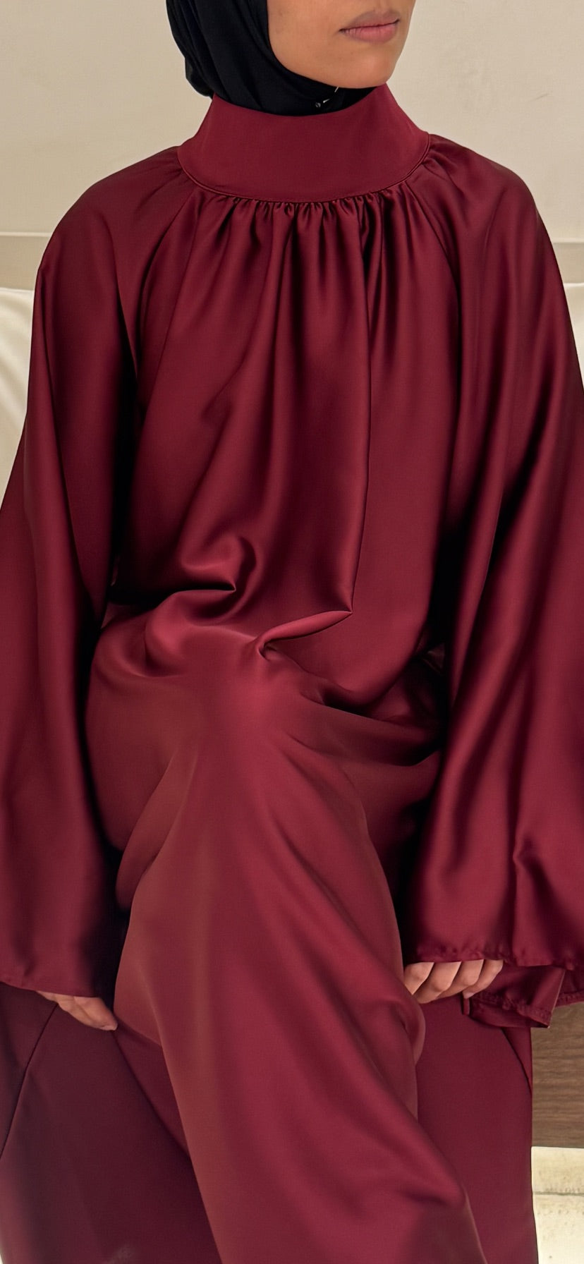 Abaya Satin Premium Col Montant Manches Larges